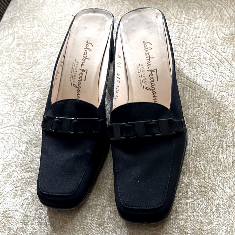 Salvatore Ferragamo 51/2 black mules